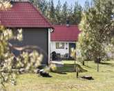 Tv bostadshus med pool och spabad