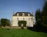 Beautiful Country Manor House sleep...